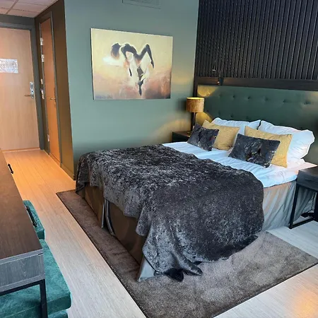 Romskog & - Unike 4*